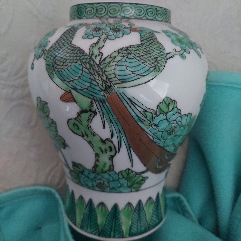 Japanese hand painted peacock 🦚 vase